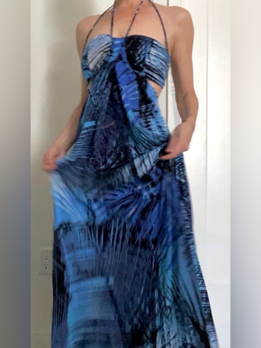 Aakaa Open Back Cut Out Maxi Dress (S)
